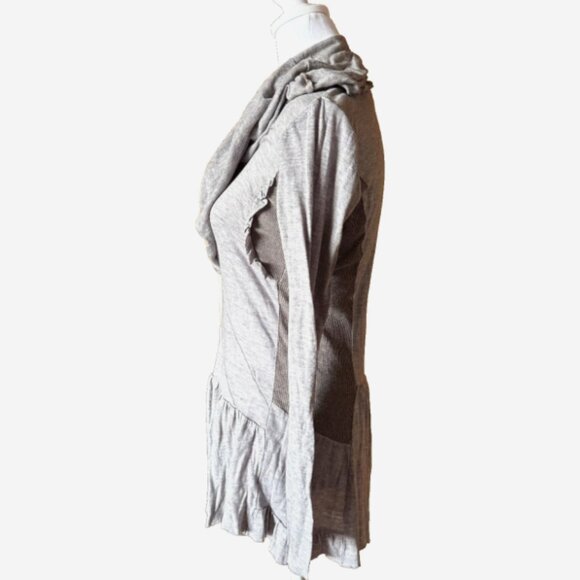 Mystree Gray Cowl Neck Sweater Women’s Size Small Ruffle Peplum Hem Knit Top - Picture 4 of 7